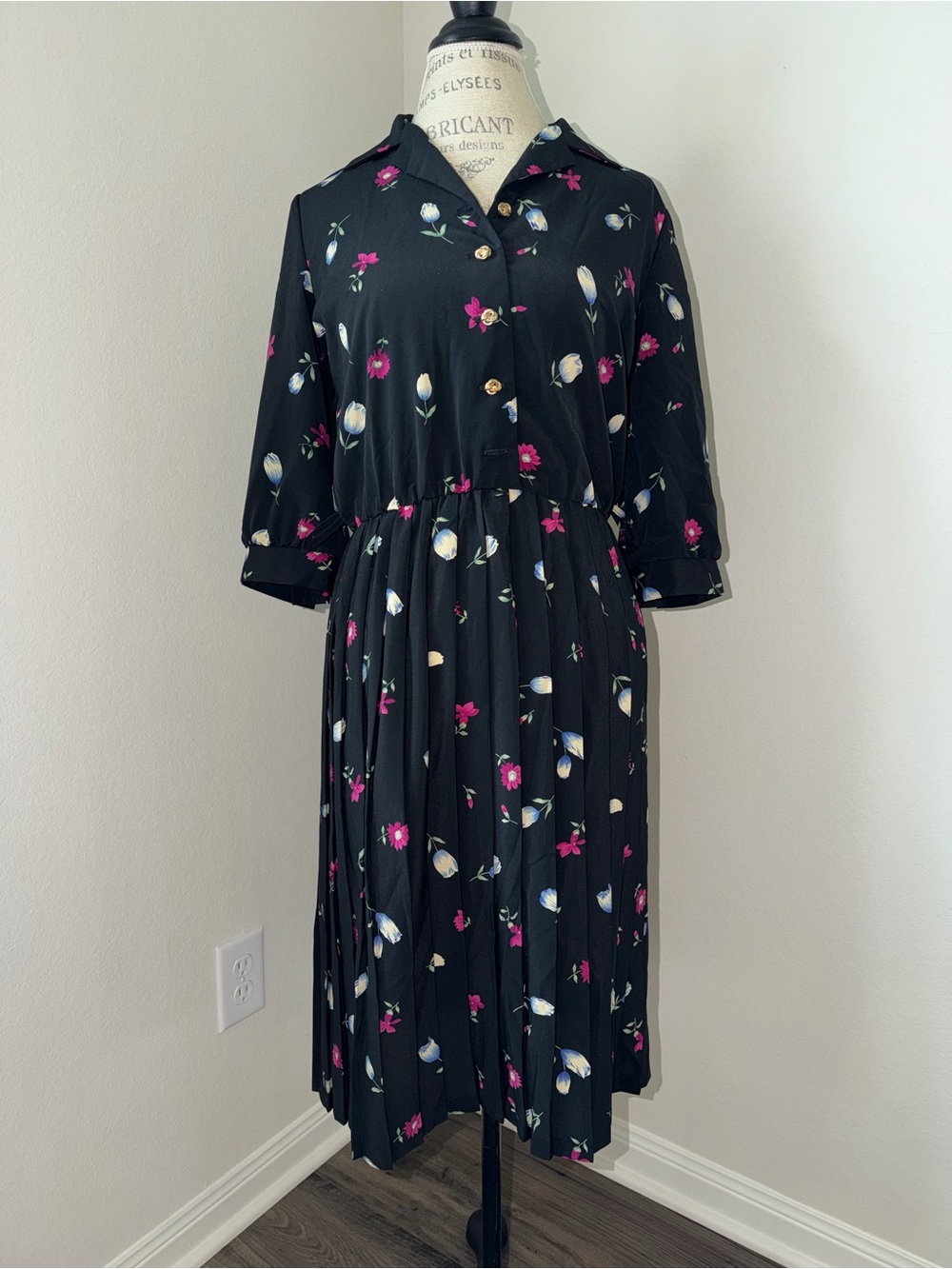 Vintage Black Floral Button-Front Midi Dress
